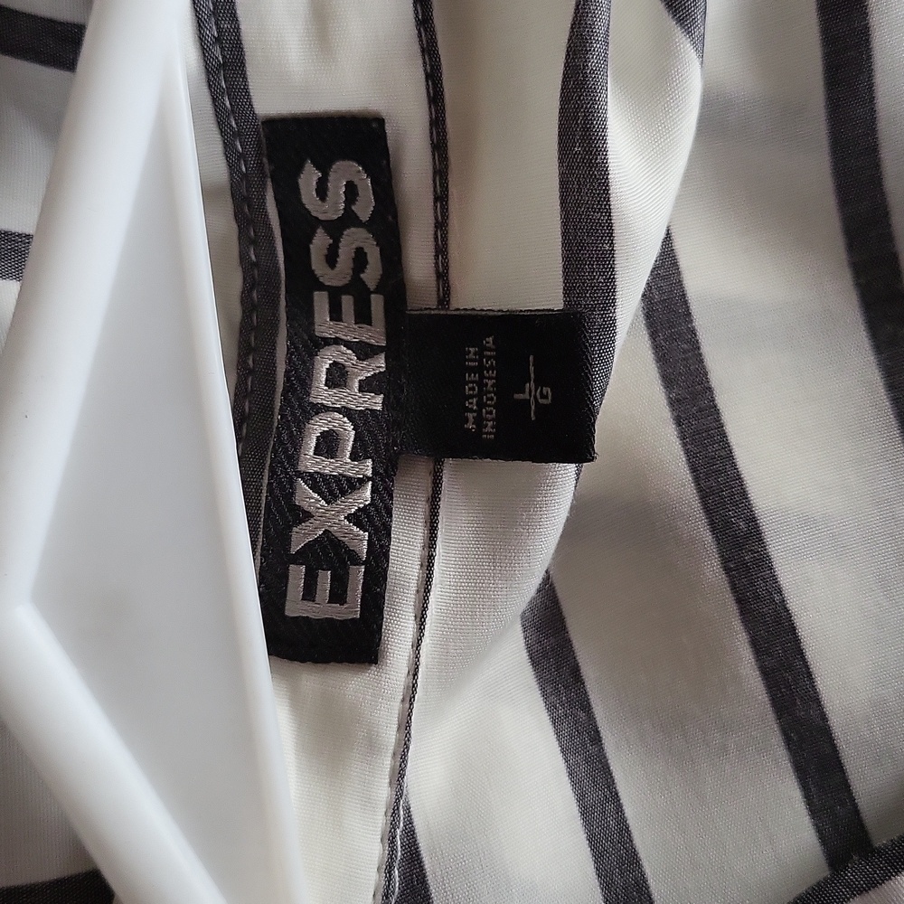 Express button down with shoulder detail. Size L - image 7